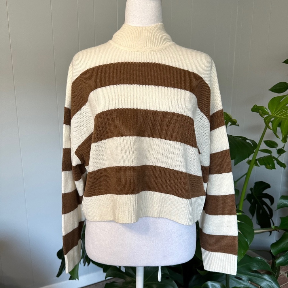 #20) Divided cropped sweater size medium